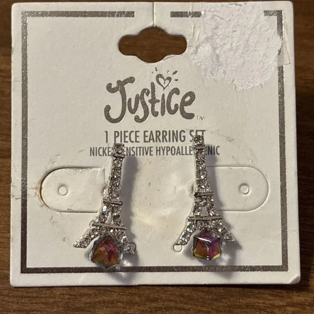 Justice 17” Silvertone Necklace And Pierced Earrings With Eiffel Tower